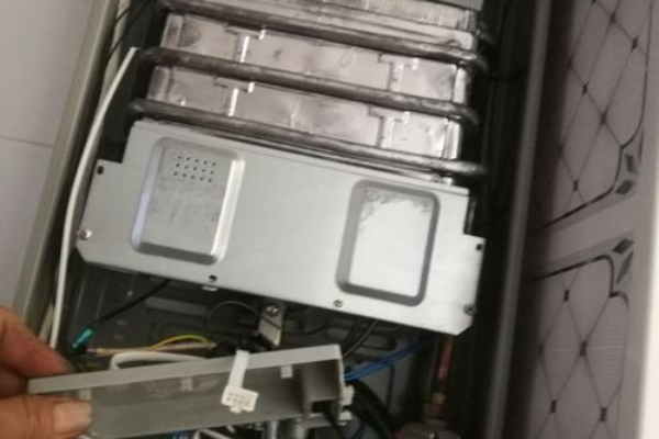 海爾燃氣熱水器70度故障