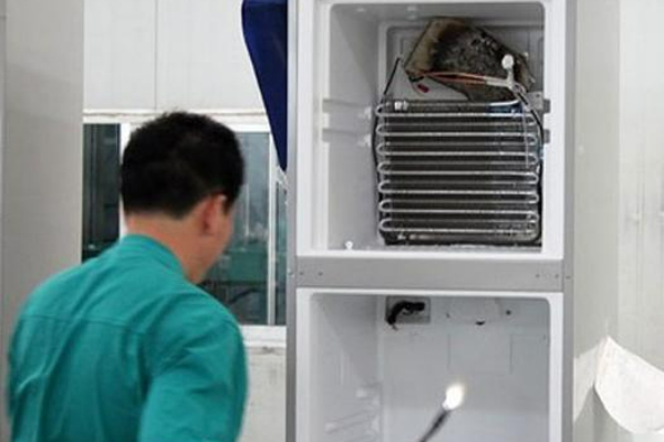 冰箱突然不通電了